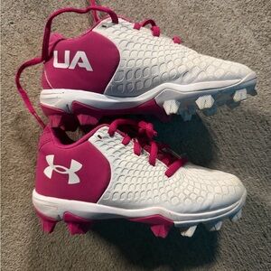 Under Armour Kids' White and Pink Soccer Cleats